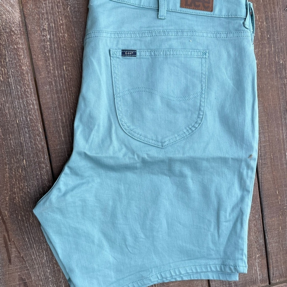 šLee women's Blue Shorts - Picture 5 of 6
